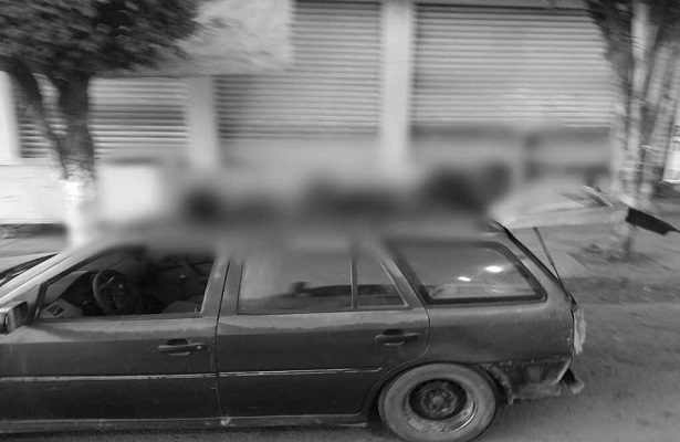 Dejan seis cabezas sobre el toldo de un auto en Chilapa, Guerrero
