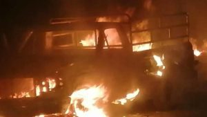 Abandonan 7 cuerpos calcinados en un vehículo en Guanajuato #VIDEO