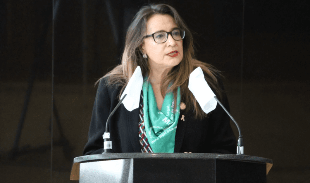 Morena impulsa despenalizar el aborto en Chihuahua; panistas rechazan