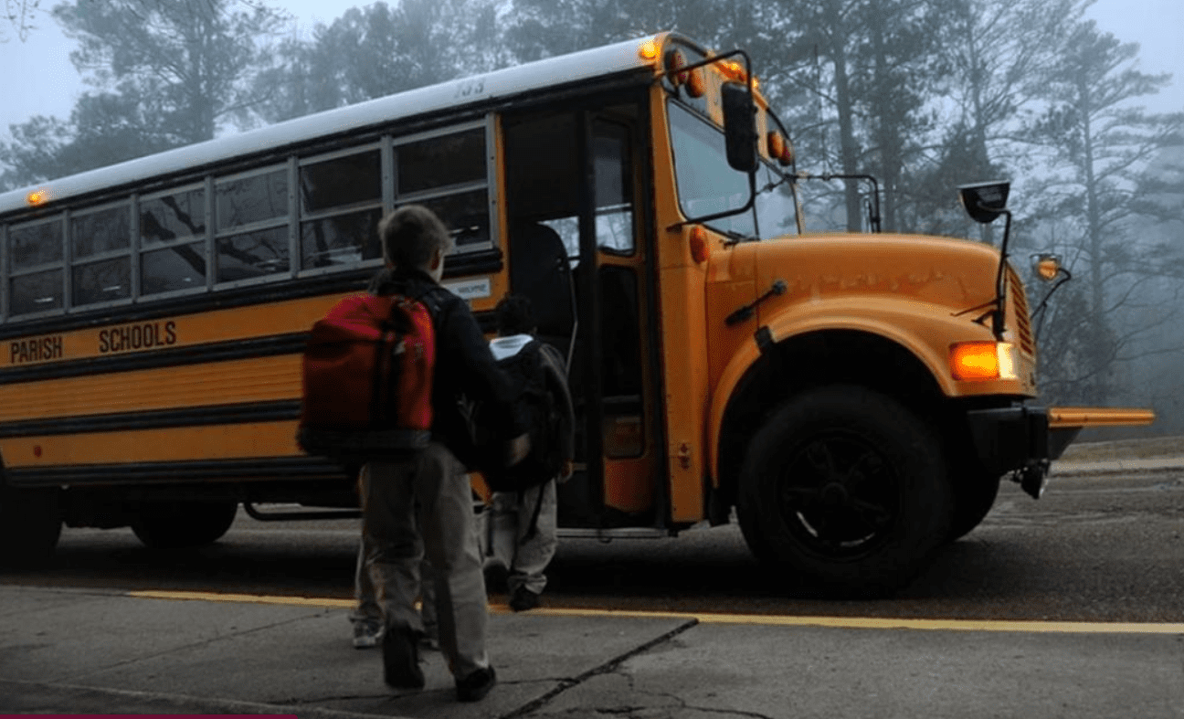 Detienen a niño de siete años por llevar pistola a colegio en Florida