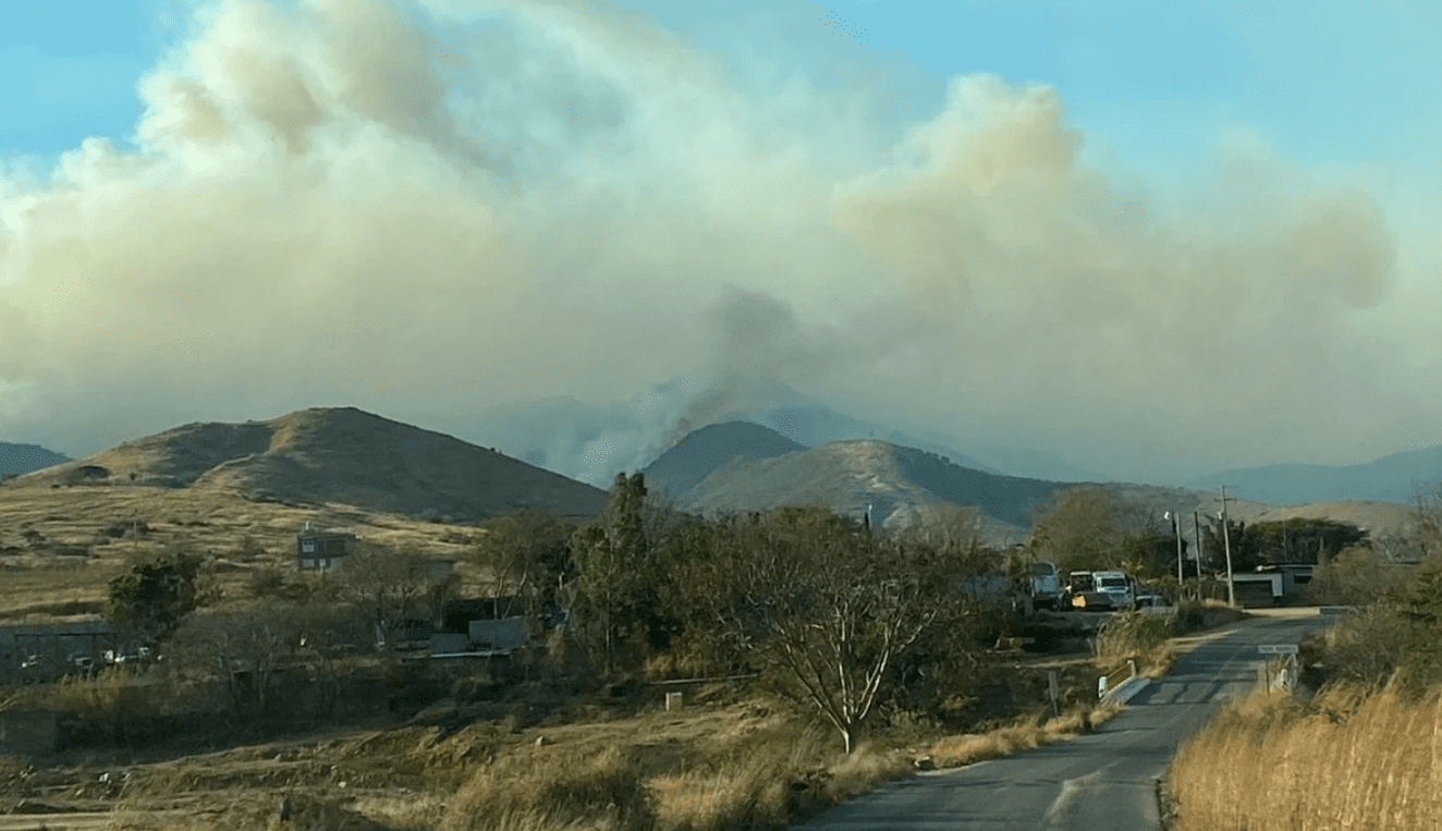 Piden ayuda para apagar fuerte incendio en Tlapacoyan, Oaxaca