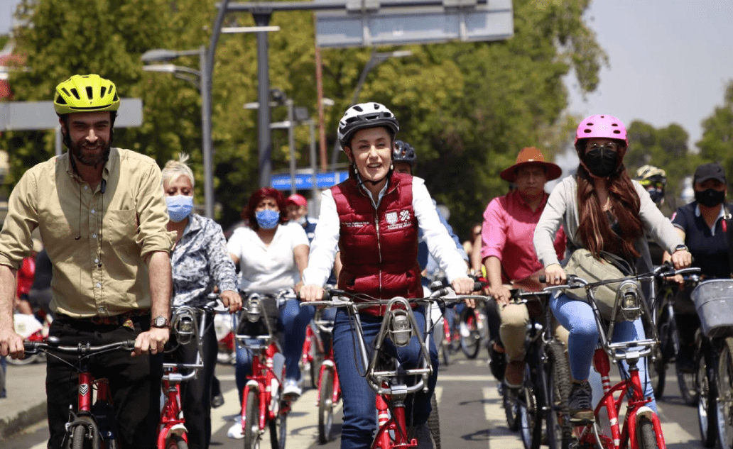 Claudia Sheinbaum recorre en bici tramo rehabilitado México-Tenochtitlan