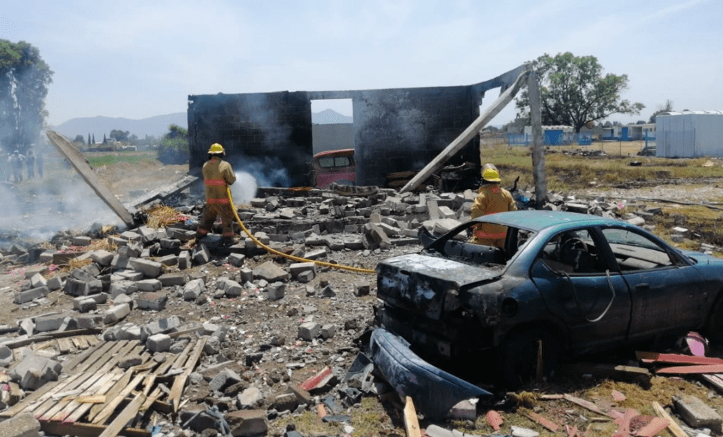 Suman 3 heridos por explosión de polvorín en Tultepec