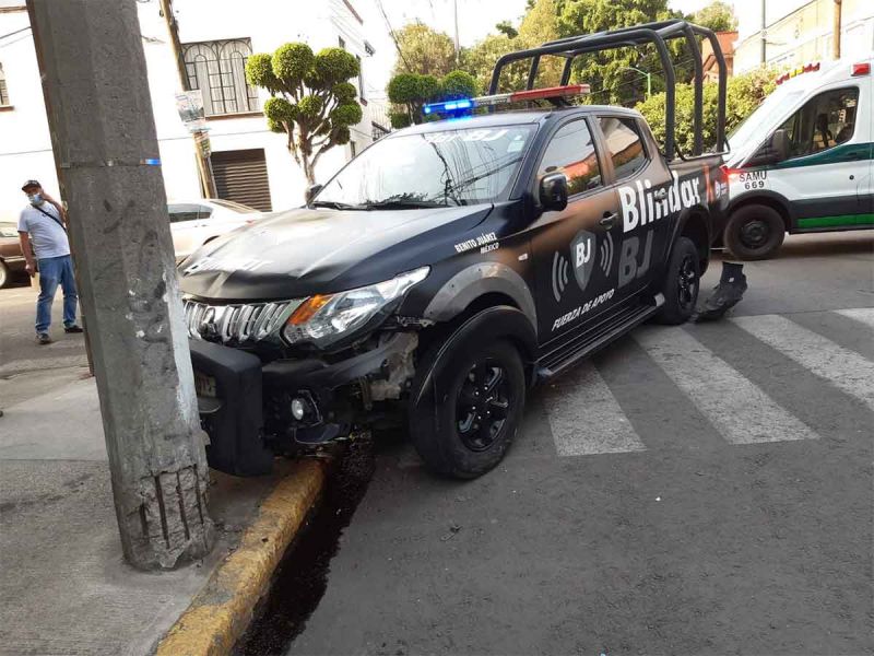 Choque de patrulla en la Benito Juárez