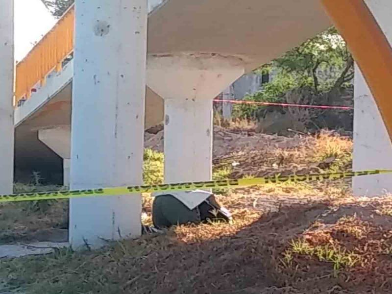 Cuerpo debajo de un puente en Hidalgo