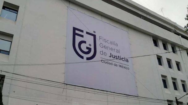 FGJCDMX suspenden a siete servidores públicos