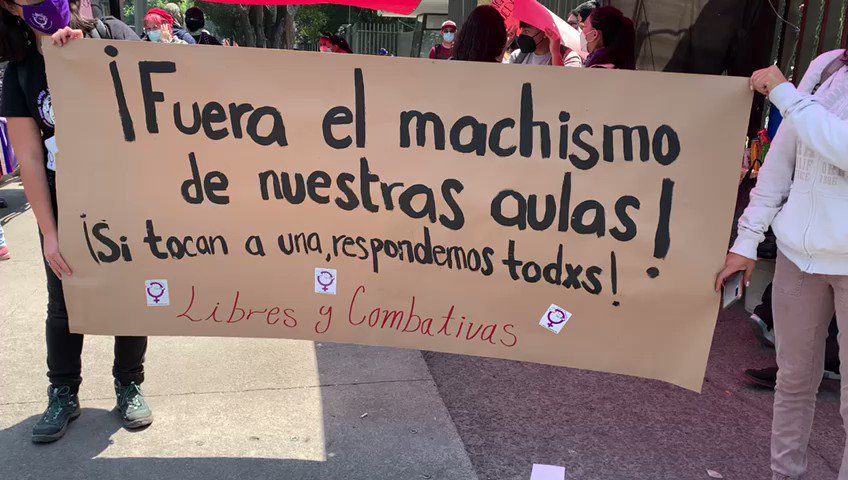 Feministas protestan en el IPN