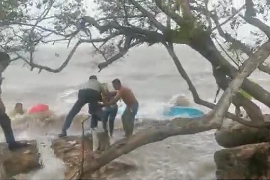 GN rescata a cuatro personas de embarcación