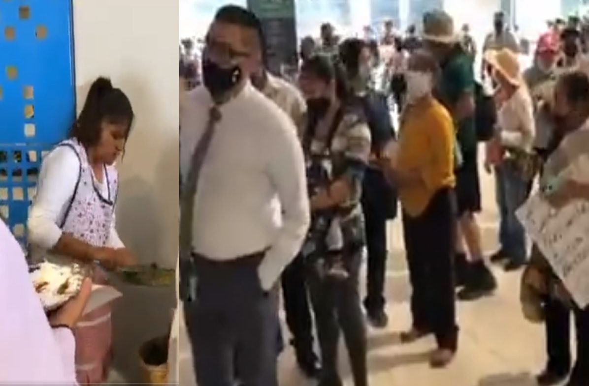 Mujer vende tlayudas por montones en el AIFA