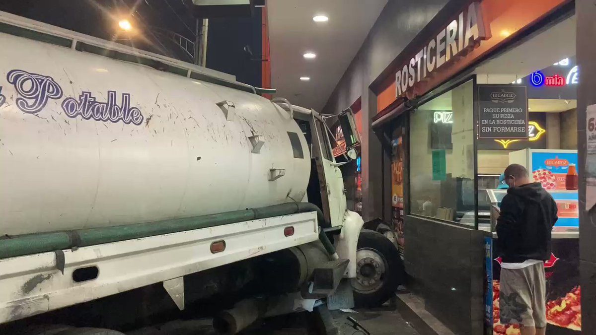 Pipa de agua en panadería