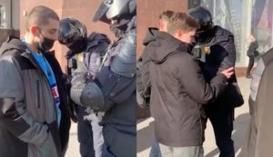 Policía rusa detiene civiles para revisar contenido de teléfonos #VIDEO