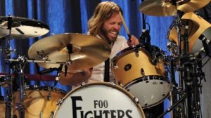 Muere Taylor Hawkins, baterista de Foo Fighters, por posible sobredosis