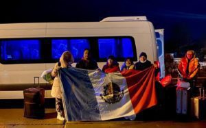 Llegan a Rumania seis mexicanos provenientes de Ucrania