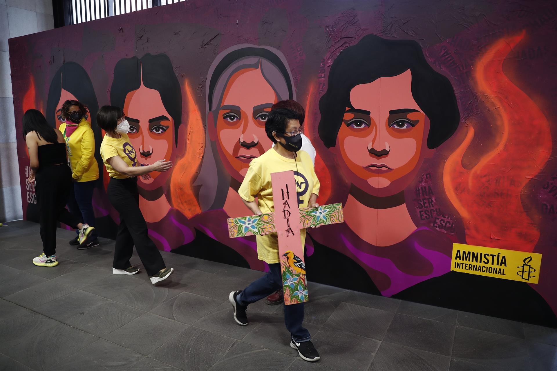 Develan mural a víctimas de feminicidio en México