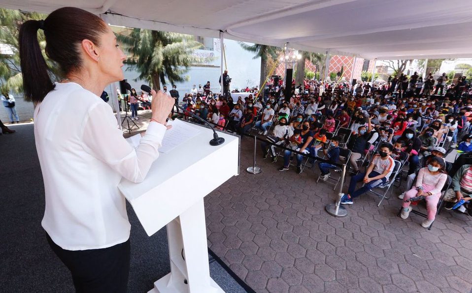 Sheinbaum y Batres encabezan canje de armas por dinero