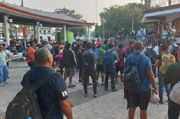 Nueva caravana migrante sale de Tapachula, Chiapas, rumbo a CDMX