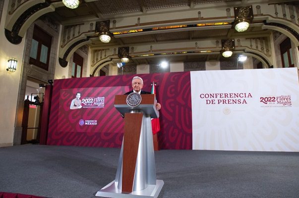 AMLO pide a petroleras de EE.UU. con permisos de extracción invertir en México