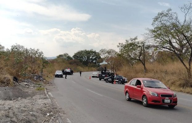 Hombres secuestran a mujer, le disparan y la abandonan, pero sobrevive, en Morelos