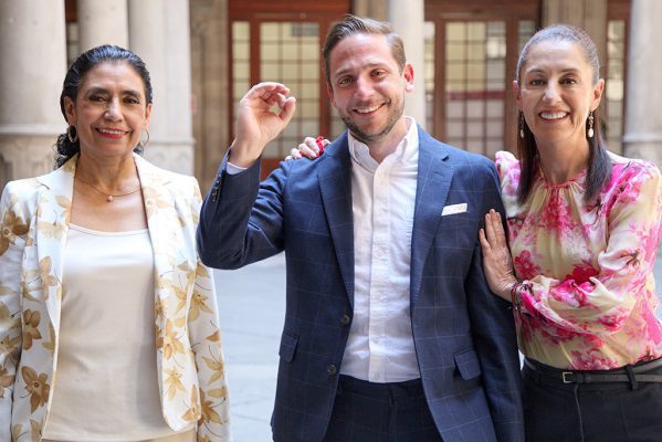 Sheinbaum celebra que ya no es necesario usar cubrebocas en exteriores