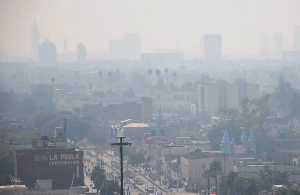 CDMX registró muy mala calidad del aire y fuerte olor a humo por incendios forestales