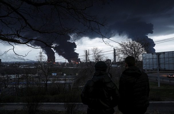 Ejército de Rusia ataca depósito de combustible en Odesa