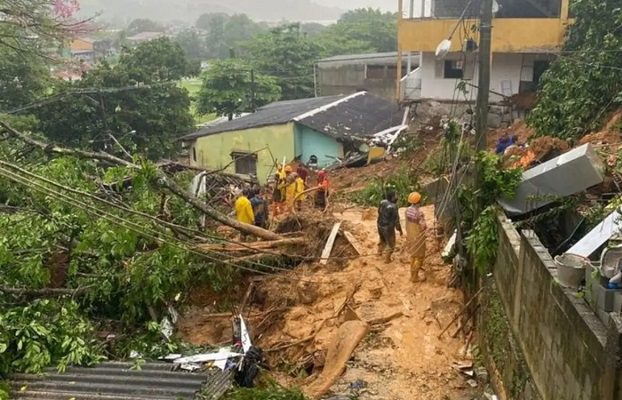 Sube a 14 el número de muertos por fuertes lluvias en Río de Janeiro #VIDEOS