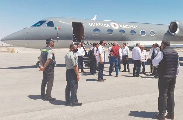 Acusan presencia de jefe de GN y uso de avión oficial en acto de Morena