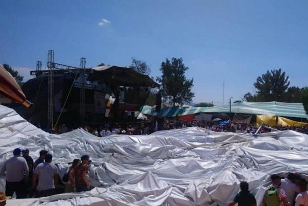 Al menos 11 heridos tras caída de carpa sobre multitud en Hidalgo #VIDEO