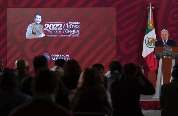 AMLO ‘ameniza’ la Mañanera de este lunes con música de Amaury Pérez