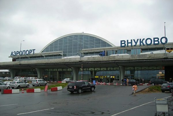 Rusia anuncia que reanudará vuelos con países "amigos"