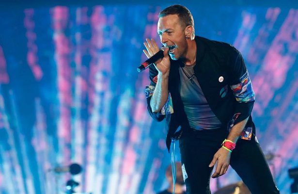 Coldplay canta 'Amor Eterno' de Juan Gabriel en concierto de CDMX #VIDEO