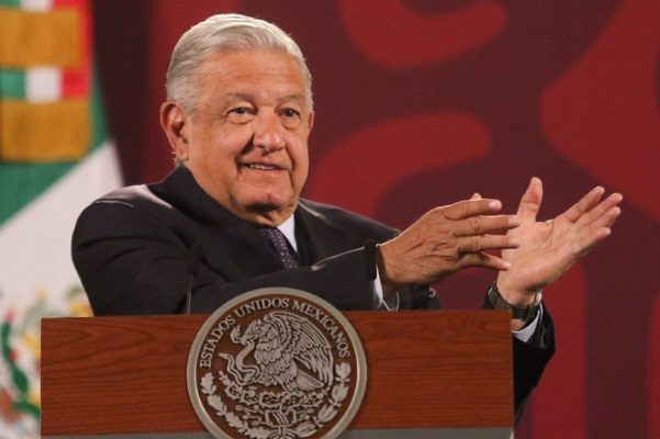AMLO reta a opositores a participar en consulta de Revocación de mandato