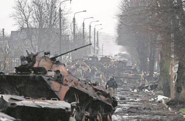 Tropas rusas asesinaron a alcaldesa y a su familia a las afueras de Kiev