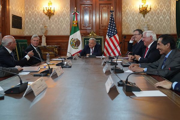 AMLO destaca comercio agroindustrial tras reunión con secretario de Agricultura de EU