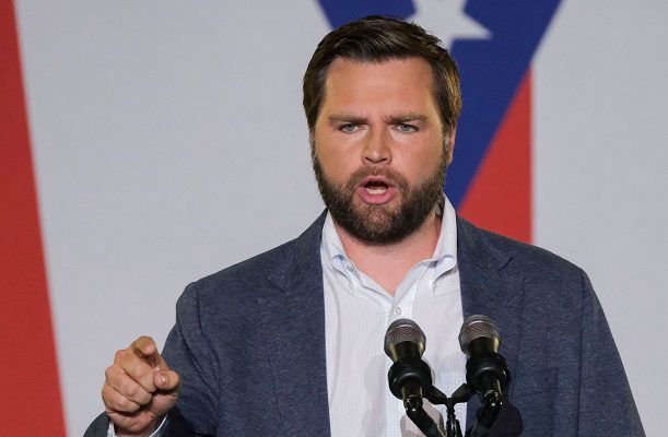 "¿Eres racista? ¿Odias a los mexicanos?", dice candidato a senador en EU en #VIDEO de campaña