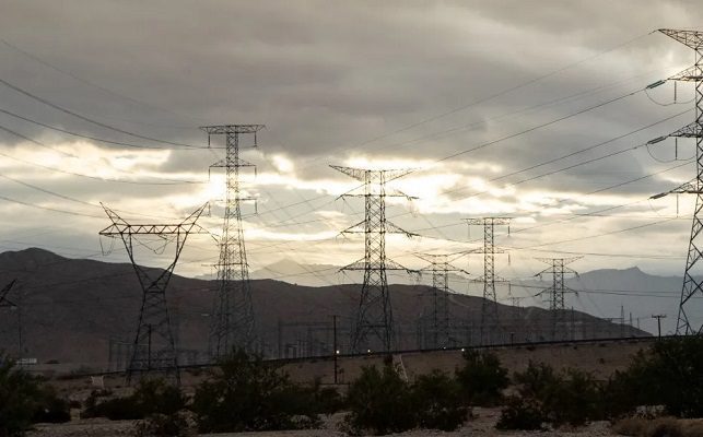 AMLO vuelve a presionar al PRI para votar a favor de la Reforma eléctrica