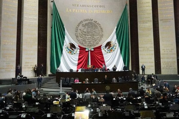 López Obrador prevé cambios a la Ley minera para proteger litio si no pasa Reforma eléctrica