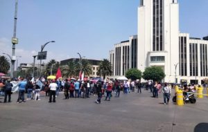 CNTE marcha en el Zócalo capitalino para exigir que AMLO cumpla acuerdos