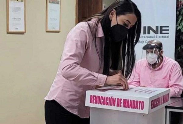 INE ordena a dependencias abstenerse de promover Revocación de mandato