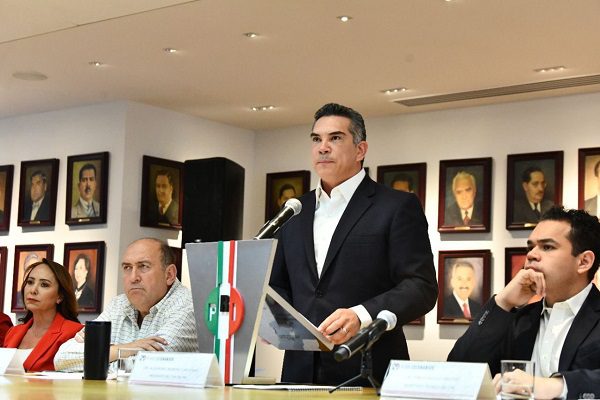 PRI aprueba mandato para que sus diputados voten en contra de Reforma energética