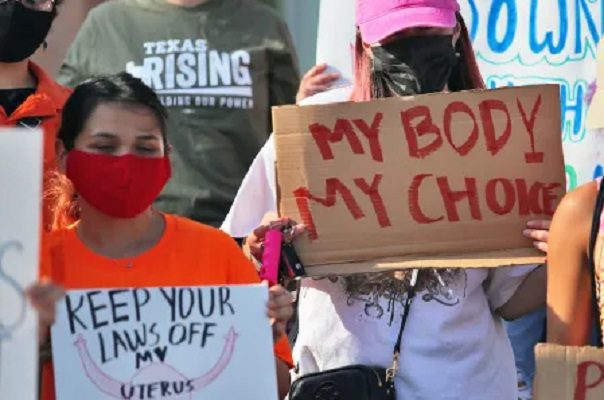 Fiscalía de Texas retirará cargos contra hispana acusada de asesinato por abortar
