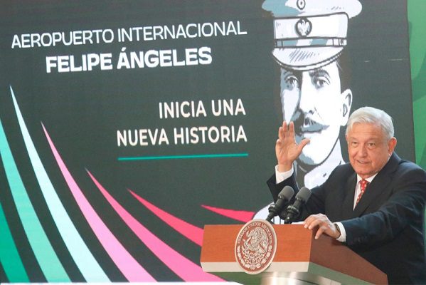 AMLO recomienda "AMLOcipina" a adversarios del AIFA