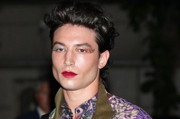 Pareja solicita desestimar orden de restricción contra el actor Ezra Miller