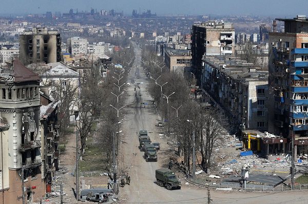Más de mil soldados ucranianos en Mariúpol depusieron las armas, según Rusia