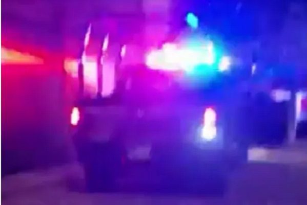 Policías golpean a adolescente y disparan contra su auto, en Puebla #VIDEO