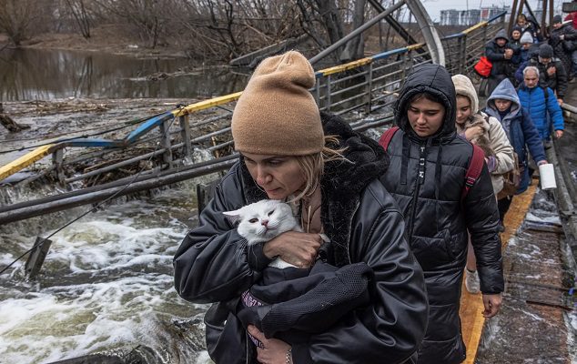 Ucrania reabre corredores humanitarios tras cierre por ataques rusos