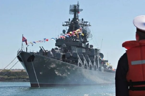 Rusia advierte que aumentará ataques sobre Kiev tras perder su buque insignia