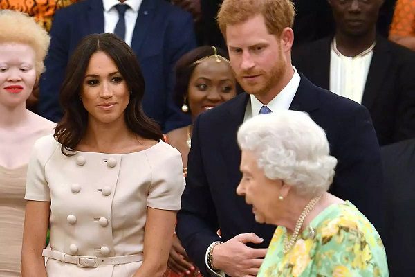 Harry y Meghan visitan a la reina Isabel II