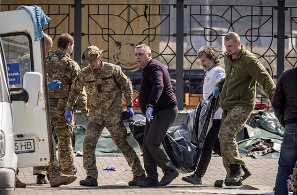 Al menos siete muertos tras ataque ruso a autobuses que transportan civiles