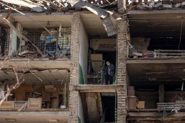 Rusia ataca fábrica de misiles en Kiev, en respuesta a hundimiento del buque Moskva